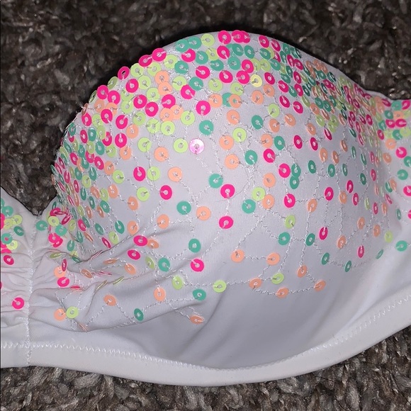 Victoria’s Secret Bikini Top - Picture 2 of 4